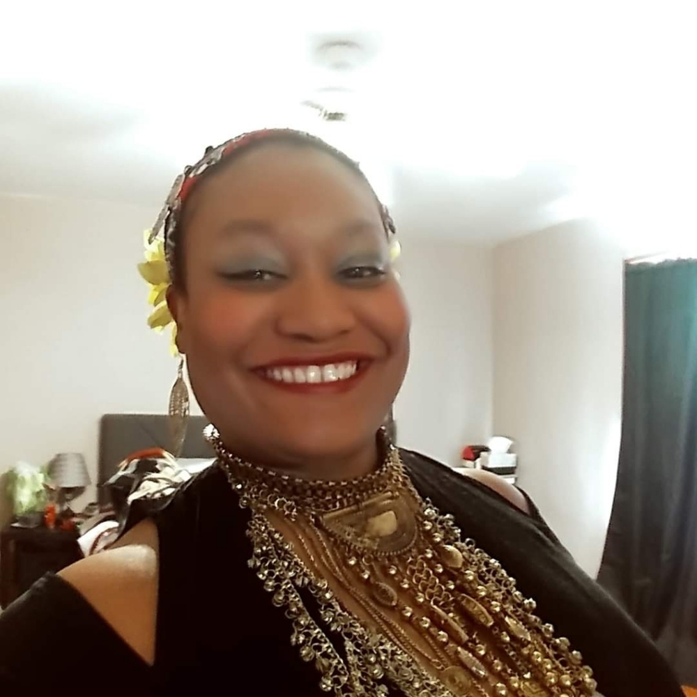 Meet your Posher, Adriana